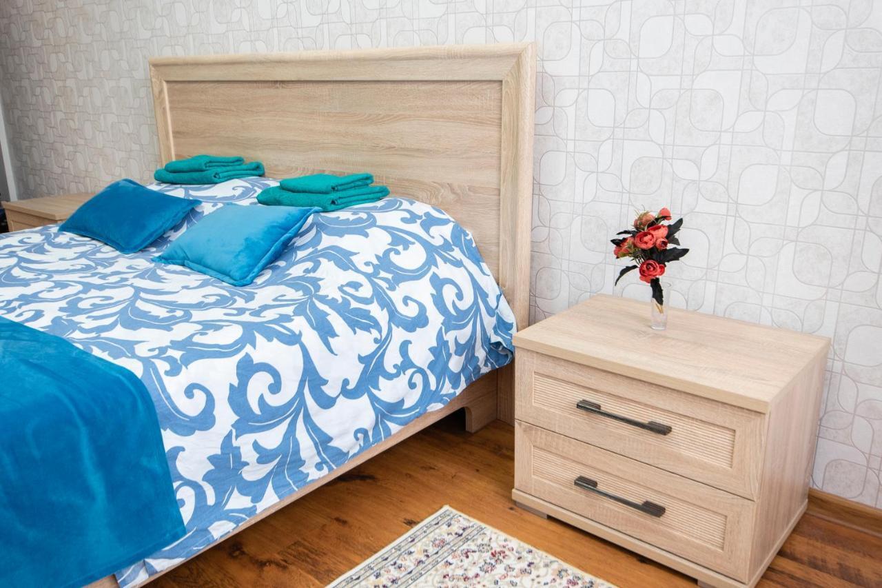 Comfortable Apartment In The Golden Square. Αλμάτι Εξωτερικό φωτογραφία